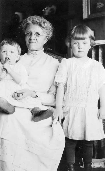 Alice (Sickels) Andrews & 2 daughters of Archie Hall - undated-25
