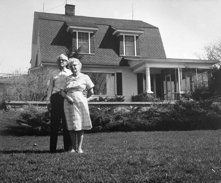 Bion & Wilma - 'American Gothic' - ca 1971-06