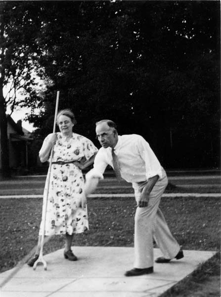 Wilma & Bion - shuffleboard - 1938-23
