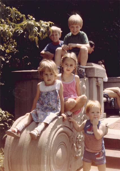 21 - Dana, Lyell, Bethany, Emily & Clark - perhaps NYC - 1981-HaynesFamReun
