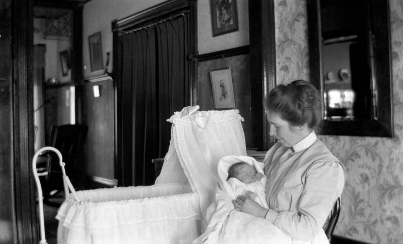 EJH & Miss Hudson - 21 hours old - 1-24-1911 - 3-29