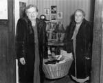 Beulah & Myra - Christmas 1947 - The Plunder-03