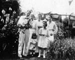 Beulah & unknown family - 7-1919 - 2-17