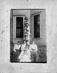 Beulah with unknown group - undated-17