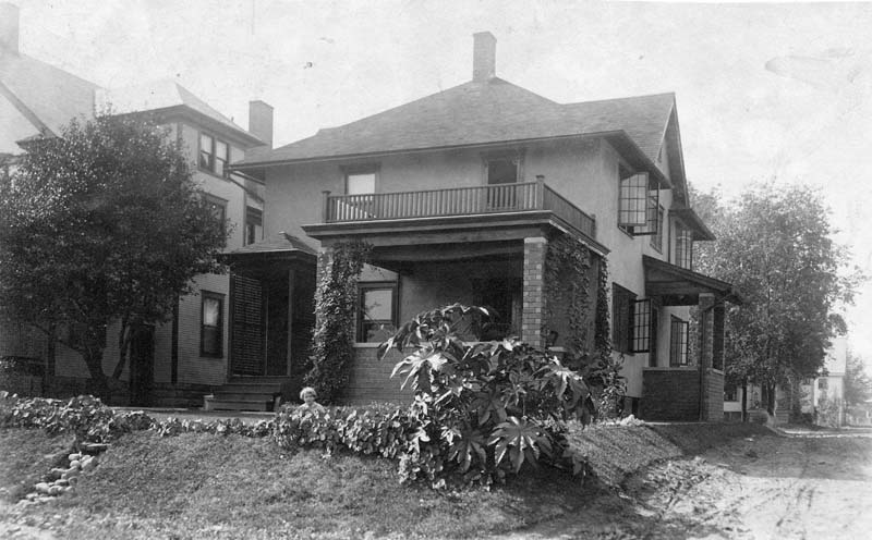 EDH Photo Album - Page 03-1 - Our first home, Woodland Ave, Canton, OH - 1910-H02