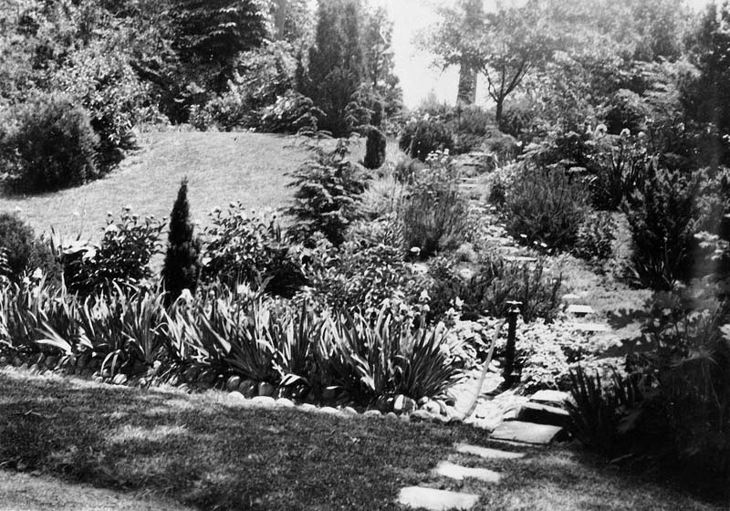 EDH Photo Album - Page 14-1 - Part of garden at 266 Preston Road, Columbus, OH - 1934-H02