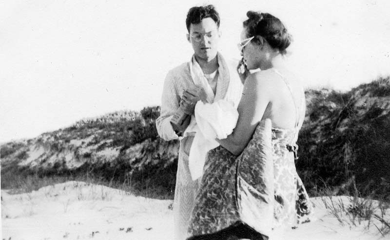BBS & Russell - on an unknown beach - ca 1940 - 4-15