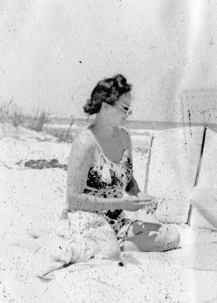 BBS - on an unknown beach - ca 1940-15
