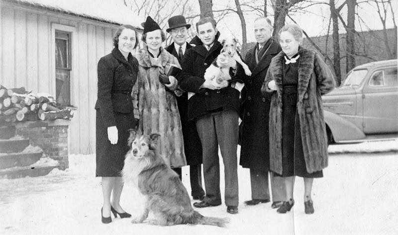 EJH, BBS, Russell, RCB, Bion & Wilma - Christmas 1938-23